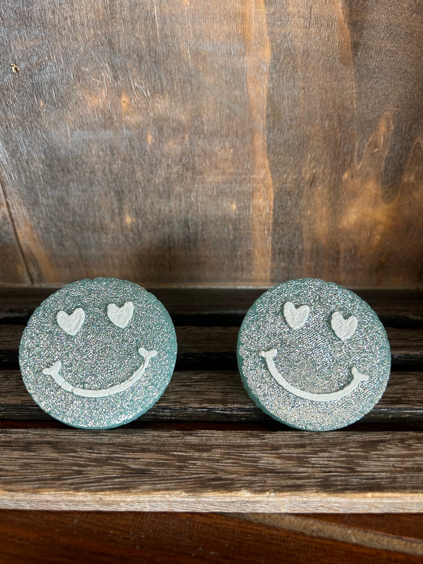 Glitter Heart Eyes Smiley Vent Clip Set (2-Pack)